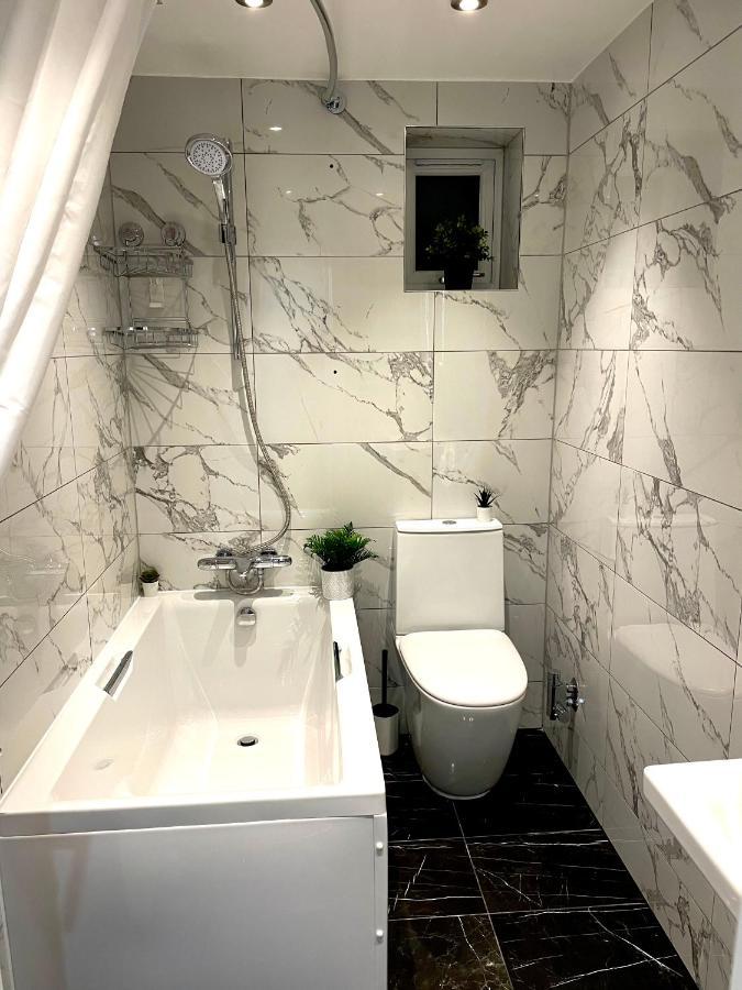 Smart/ Modern One Bedroom Flat Purley Buitenkant foto